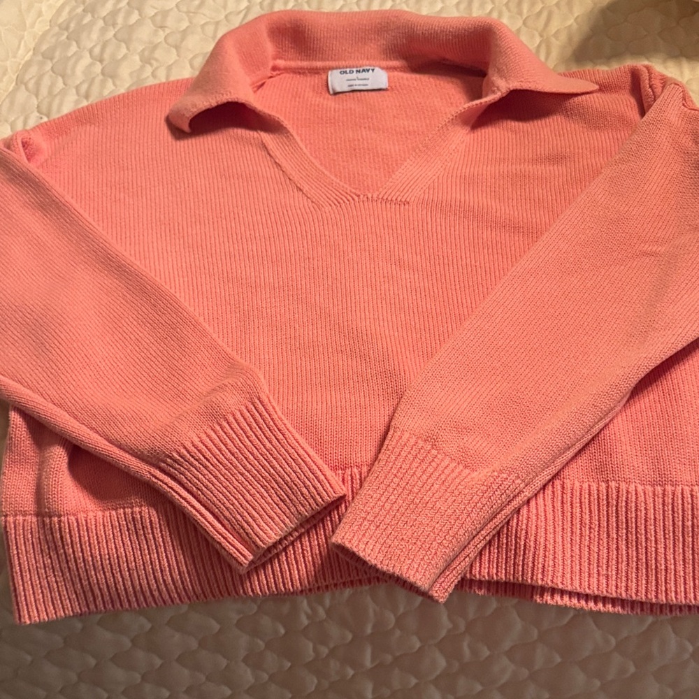 Old Navy Women's Coral V-Neck Sweater